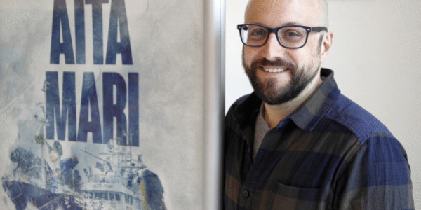 Javi Julio: Â«Ezin daiteke normalizatu jendea itsasoan hiltzen ikusteaÂ»