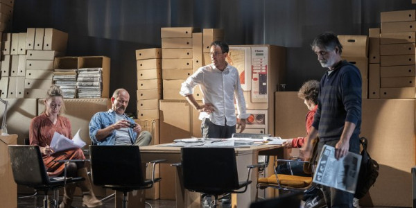 â€˜Egunkariaâ€™-ren itxiera, oholtza gainean